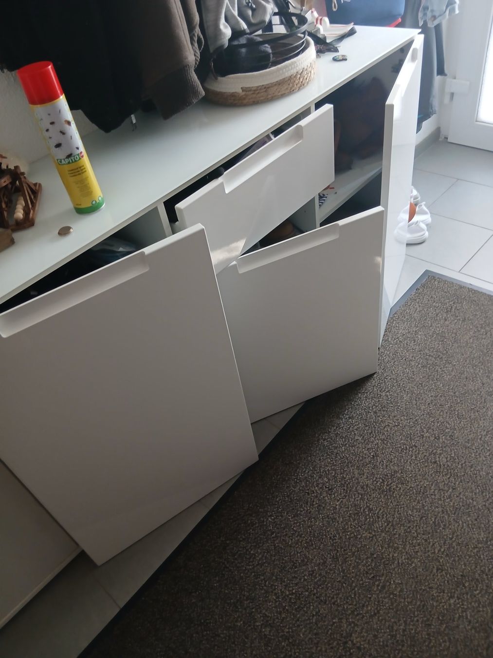 Cassettiere: Sideboard weiss glänzend mit Türen und Schubladen – Usato da Ueberstorf venduto da ivipiwi 1