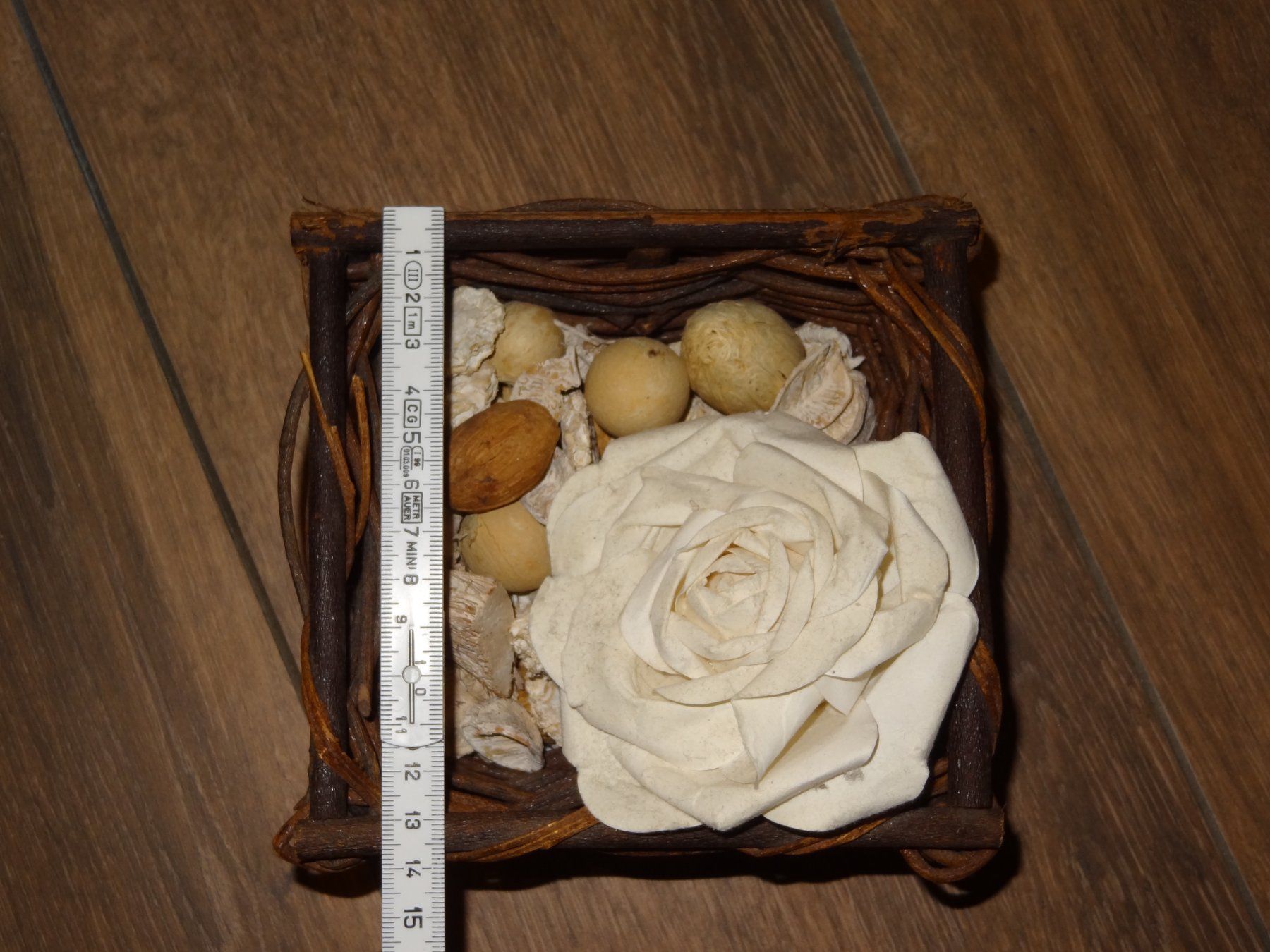 Tutte le decorazioni: Déco panier en bois avec rose décorative – Usato da Satigny venduto da salvatore73 8