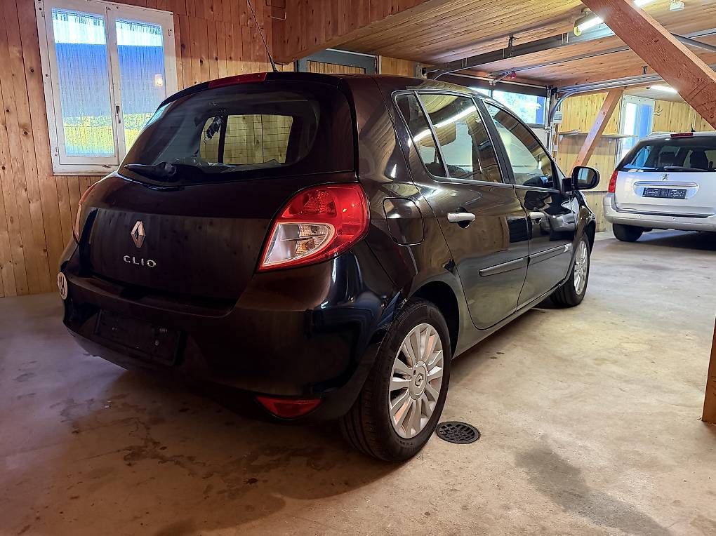 Automobili: Renault Clio technisch in gutem zustand  – Usato da Wil SG venduto da bmwnr1 2