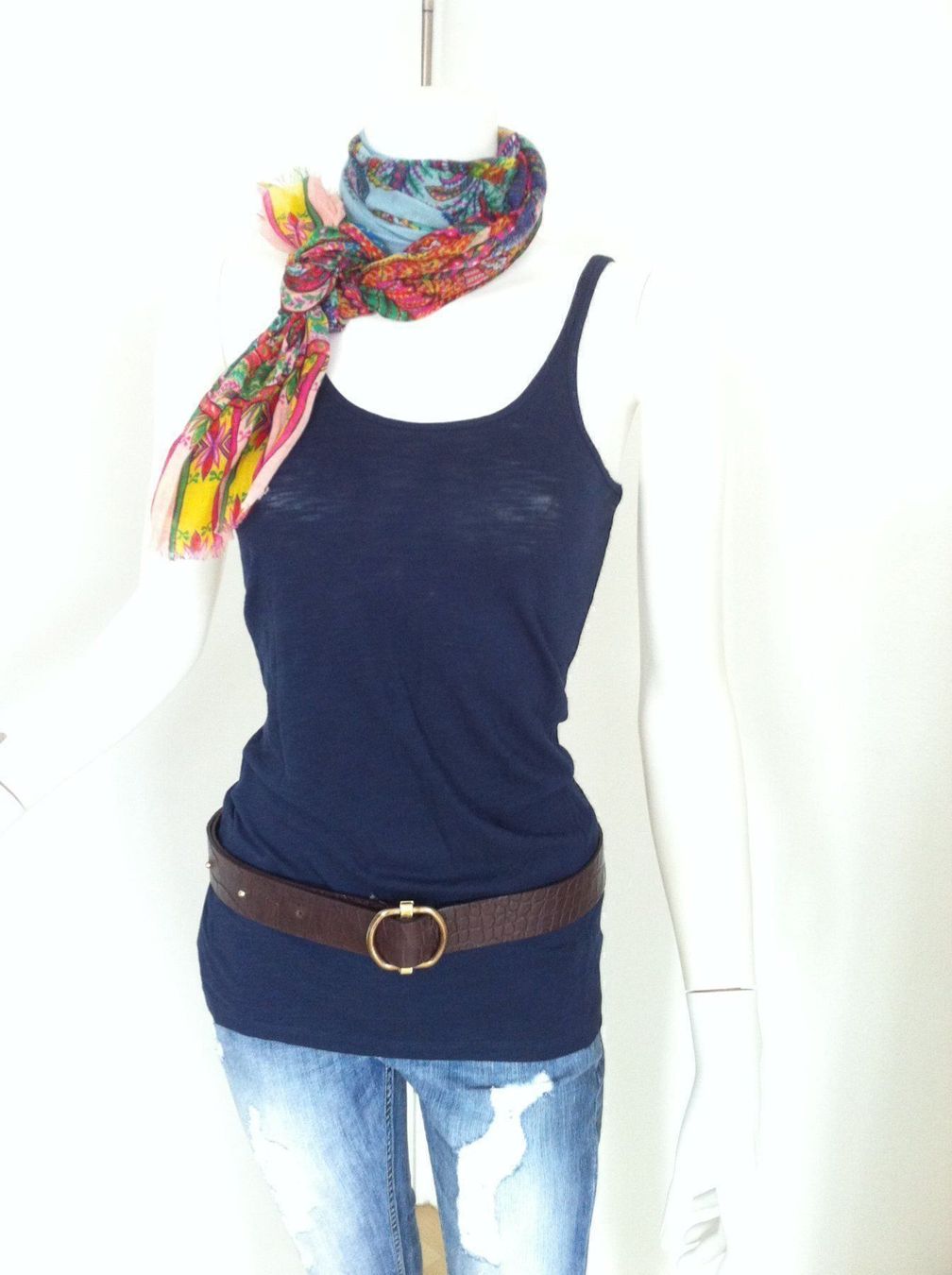 Mango Tops: 🤩MANGO BASIC TANK TOP DUNKELBLAU & ARMANI P. – Gebraucht aus Olten von Naja-Twins-Twins