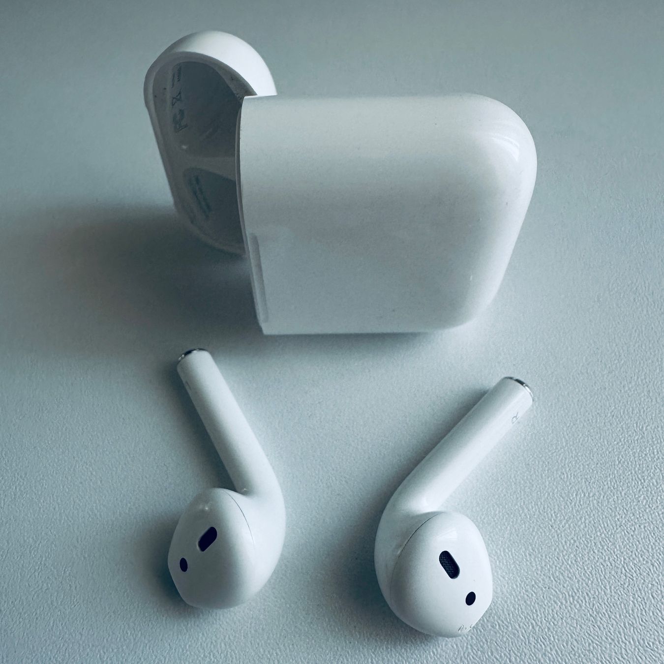 Apple Cuffie: Original Apple AirPods 2 Kopfhörer Wireless Lightning Kabel – Usato da Basel venduto da MY.AIRPODS.SHOP 2