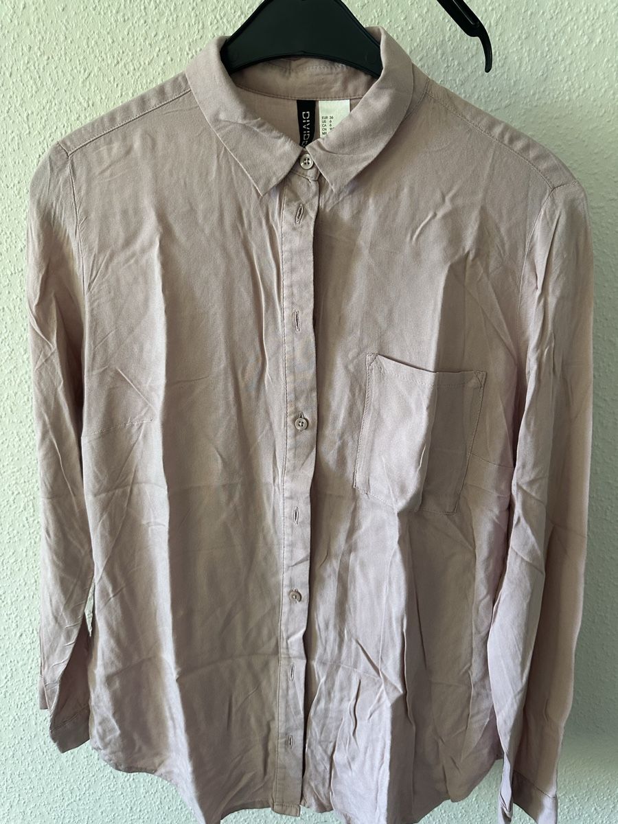 H&M Camicette: Lightweight H&M Divided Button-Up Shirt - Rose colour – Usato da Zürich venduto da car_68nt