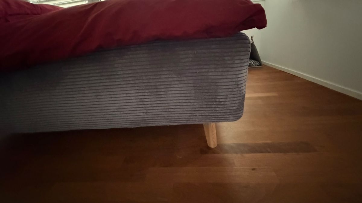 Letti: Graues Cord Bett – Usato da Luzern venduto da Noah69Ar 3