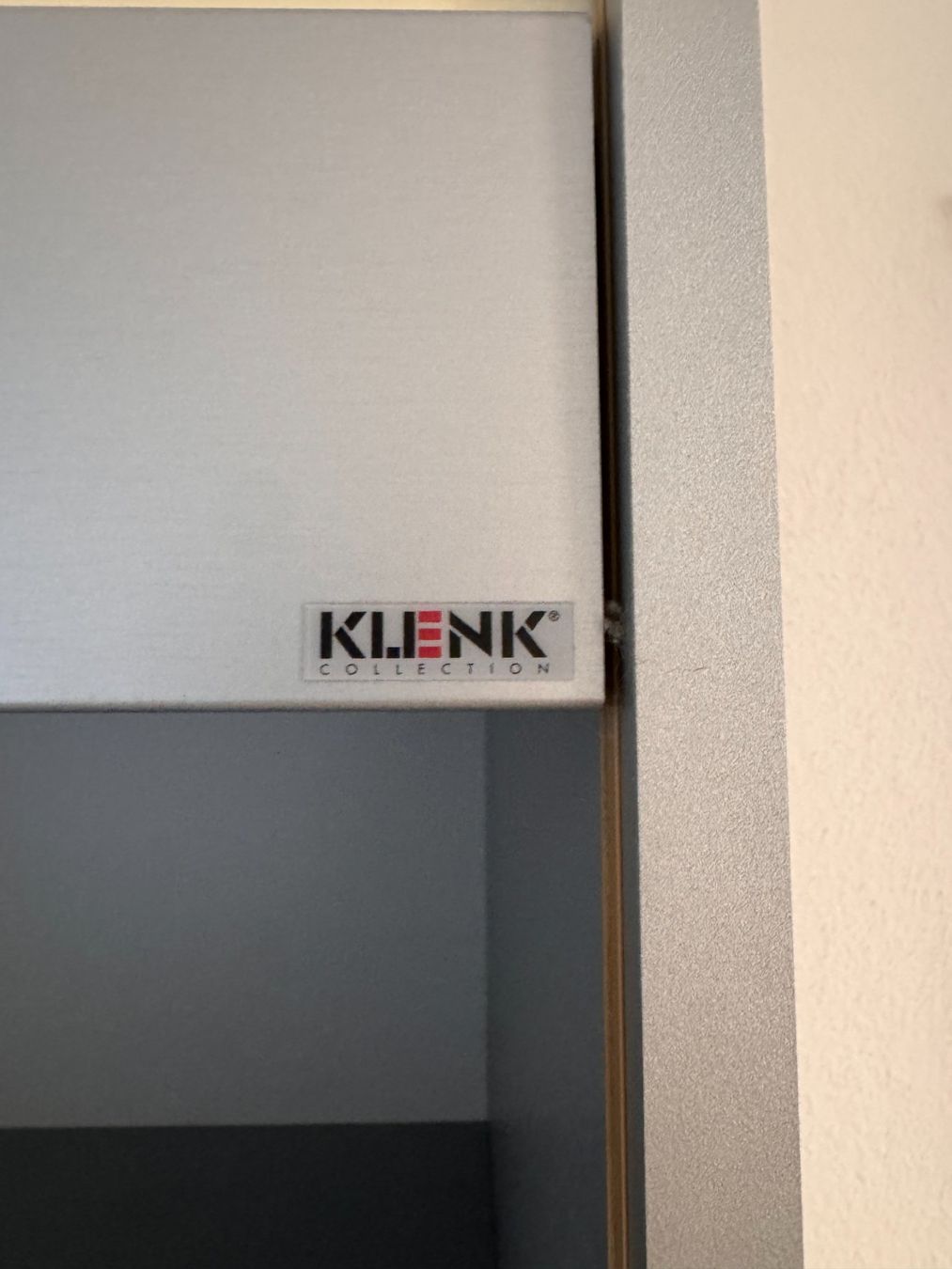 Armadi: Schrank mit Rollladen grau Breite 60cm – Usato da Esslingen venduto da Poker3 6