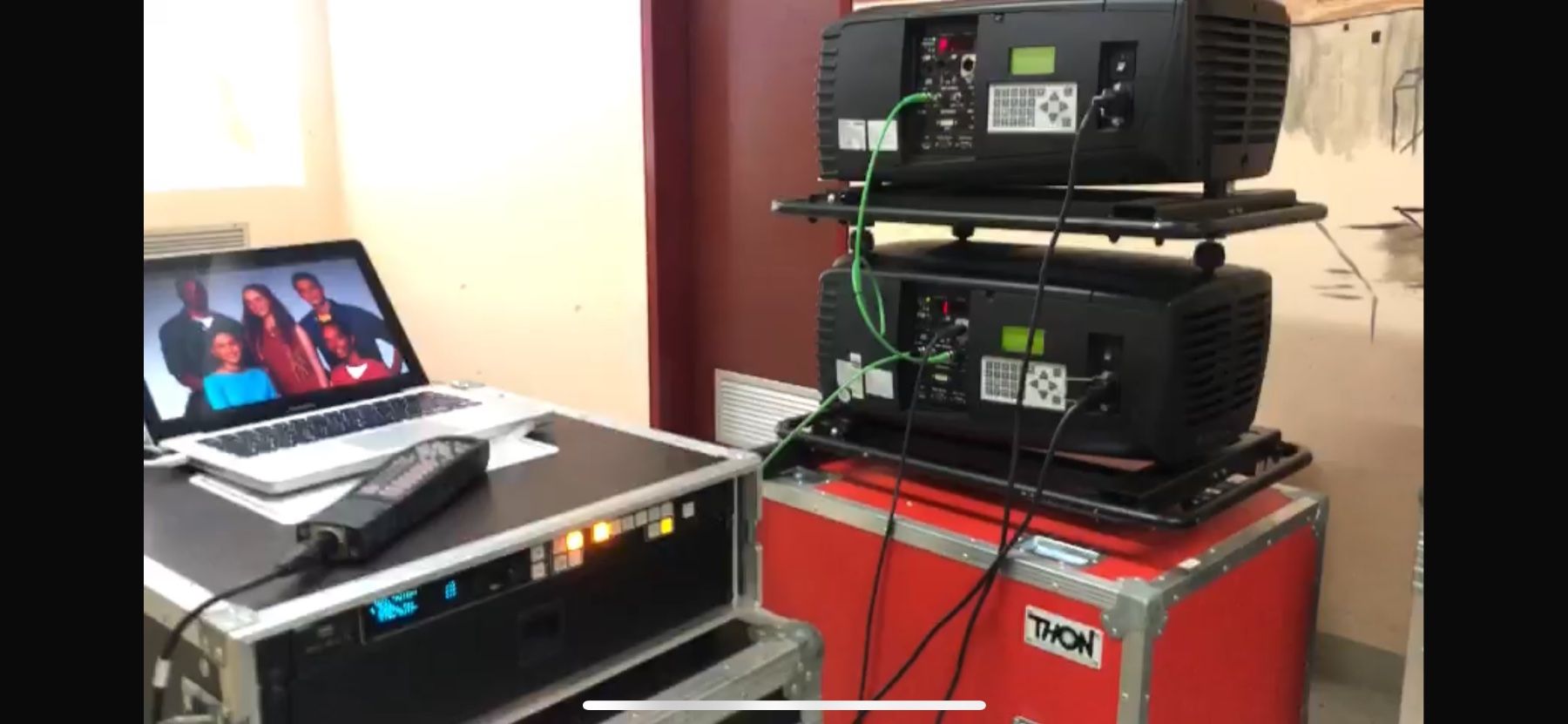Barco Videoprojektoren: 2x Barco CLM HD8 – Gebraucht aus Küssnacht am Rigi von Brahnic 1