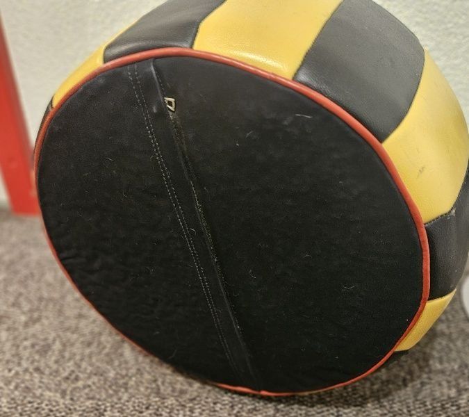 Sgabelli: Ferrari Hocker aus Leder – Usato da Tenniken venduto da DM2604