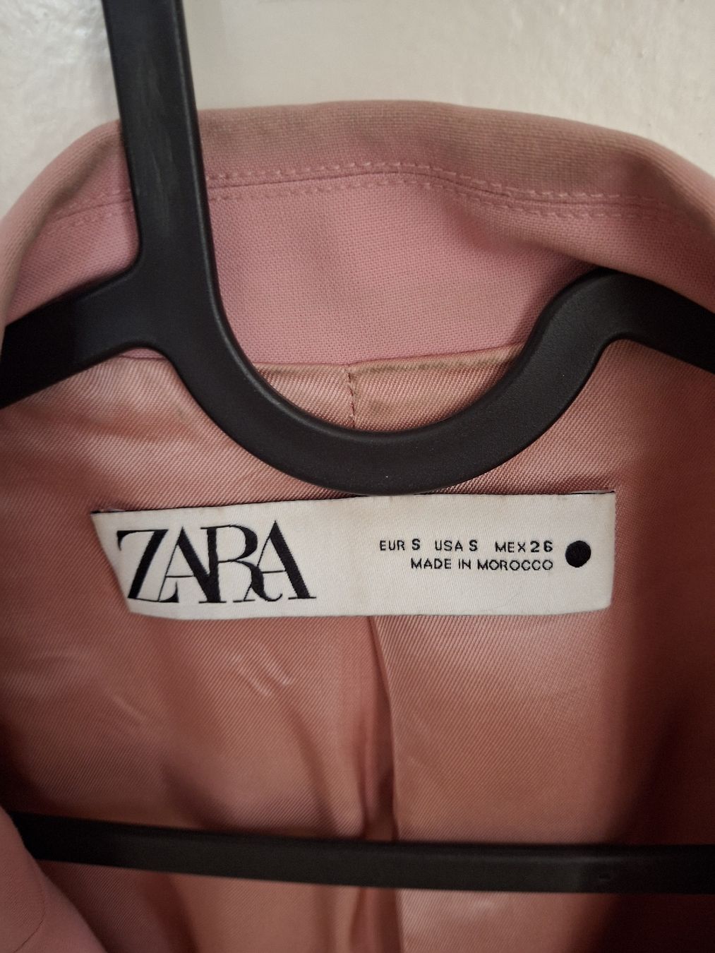 Zara Vestes: Blazer Zara rose S – D'occasion à Lausanne par Cognitia 1