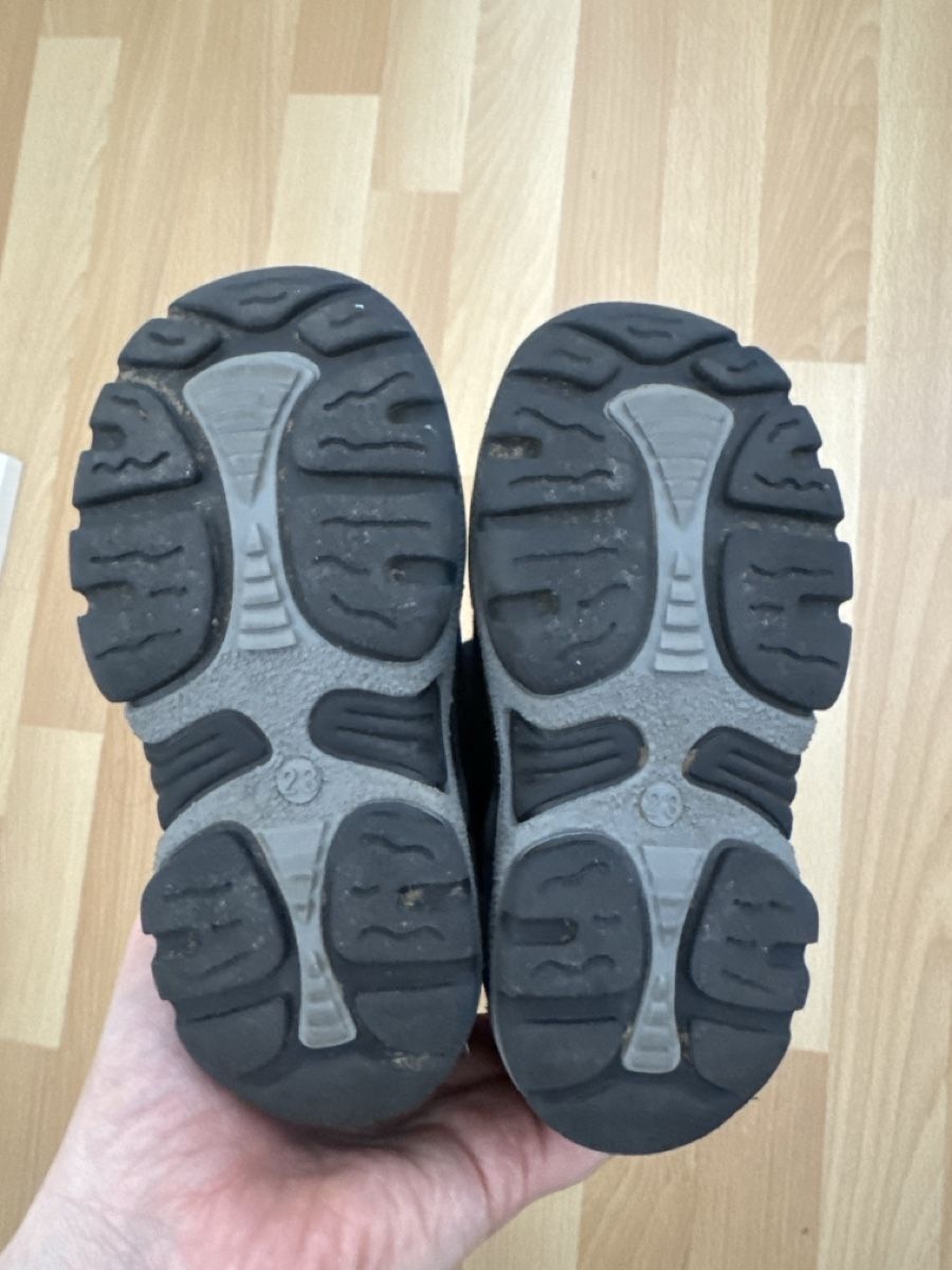 Scarpe per ragazzi: Winterstiefel Grösse 23 – Usato da Uetikon am See venduto da Ala888 1