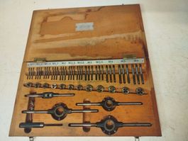 Jeu de tarauds et de filières