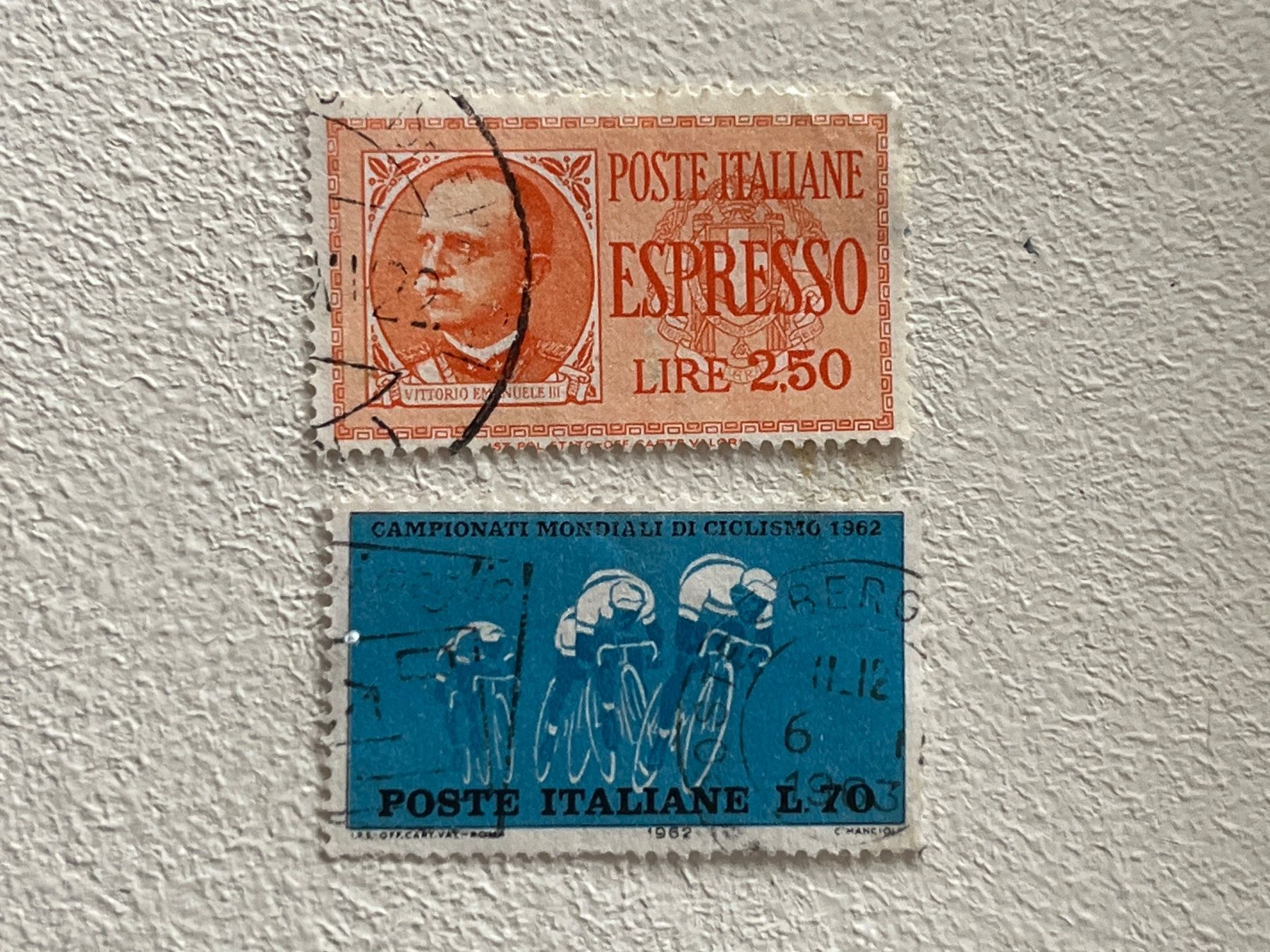 Tous les timbres: Italia Briefmarke – D'occasion à Chiasso par AzenYa