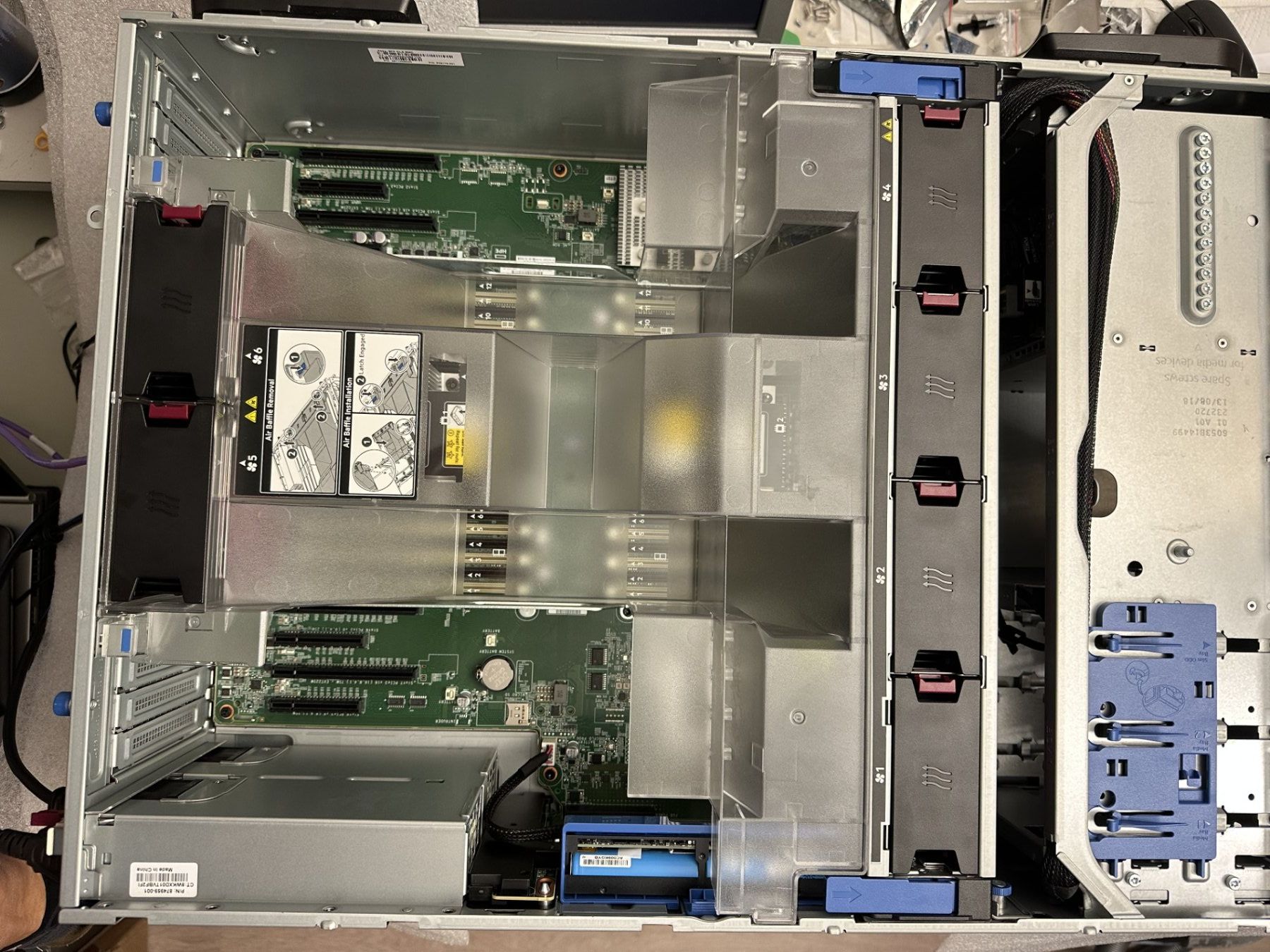 Hewlett Packard Serveurs: HP Proliant Server ML350 G10 2x 2.1GHz Intel Silver 4110 – D'occasion à Münsingen par Hanibal26 2