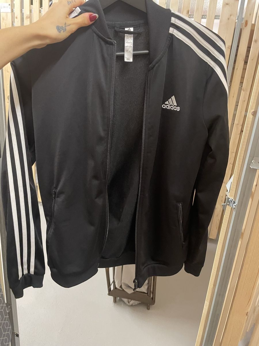 Adidas Giacche: Adidas Trainingsjacke Grösse S – Nuovo (secondo la descrizione) da St. Gallen venduto da web_r57v