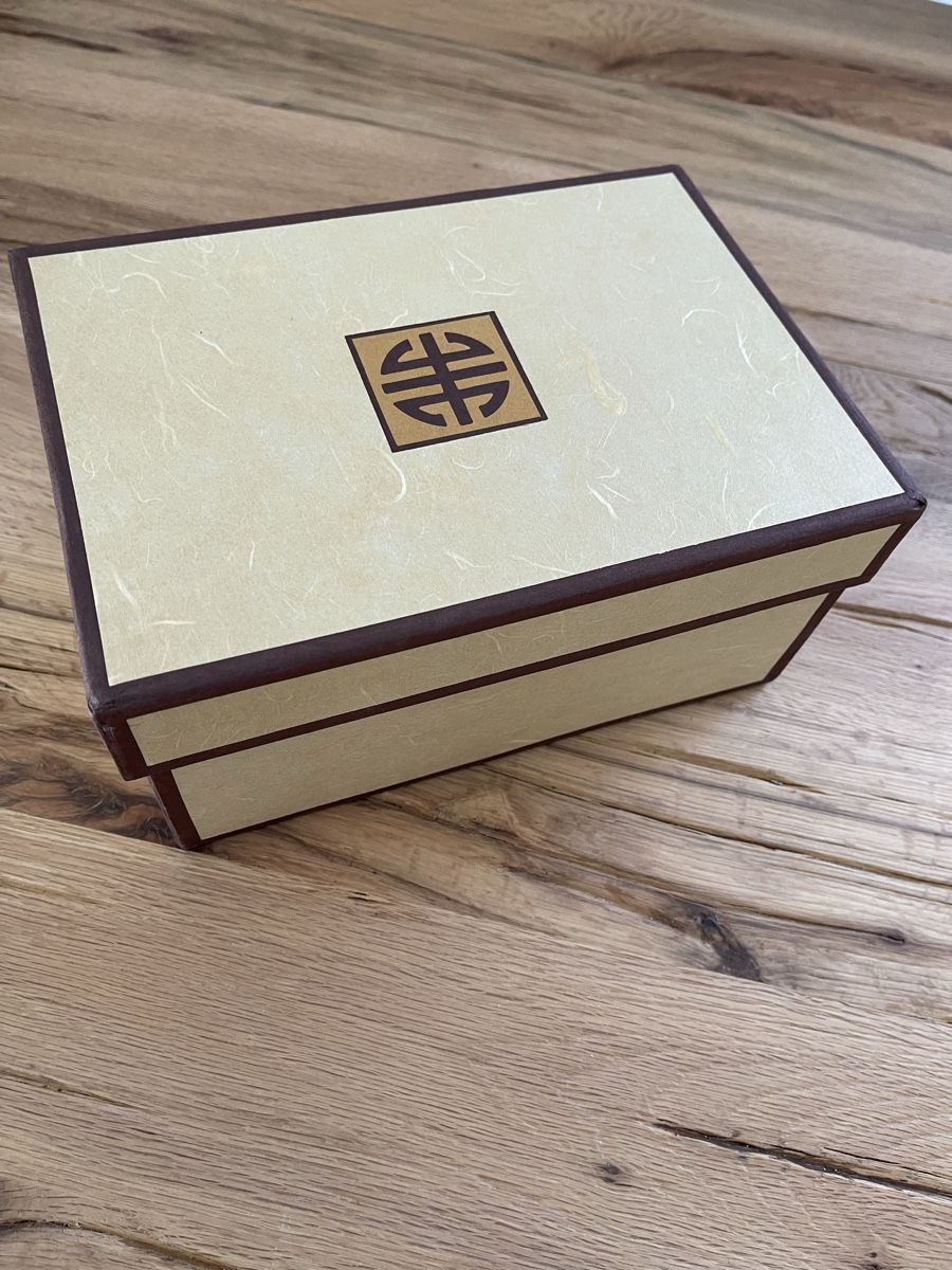 Cassapanche: EXKLUSIVE HANDGEFERTIGTE LACK-SCHATULLE MIT PERLMUTT-INLAY – Nuovo (secondo la descrizione) da Winkel venduto da Glamour-Style 8