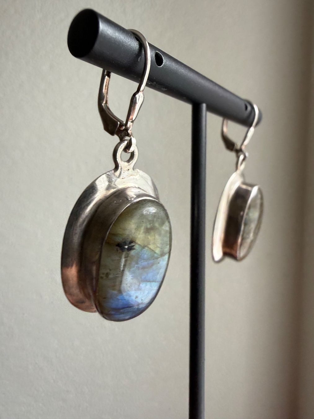 Boucles d'oreille: Silber Ohrringe mit Labradorit 925 – D'occasion à Spiegel b. Bern par Rogger72 1