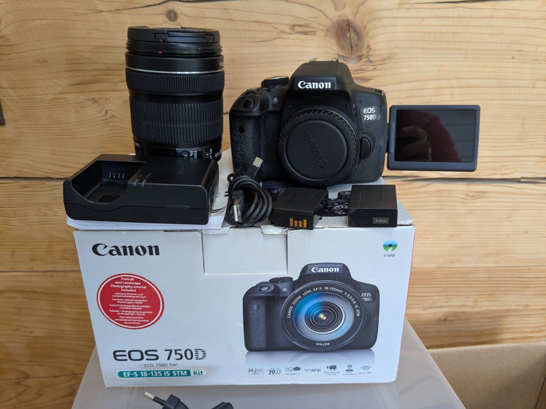 Canon Appareil photo: Canon EOS 750D DSLR Camera Kit w/ 18-135mm – D'occasion à Hellbühl par usershell