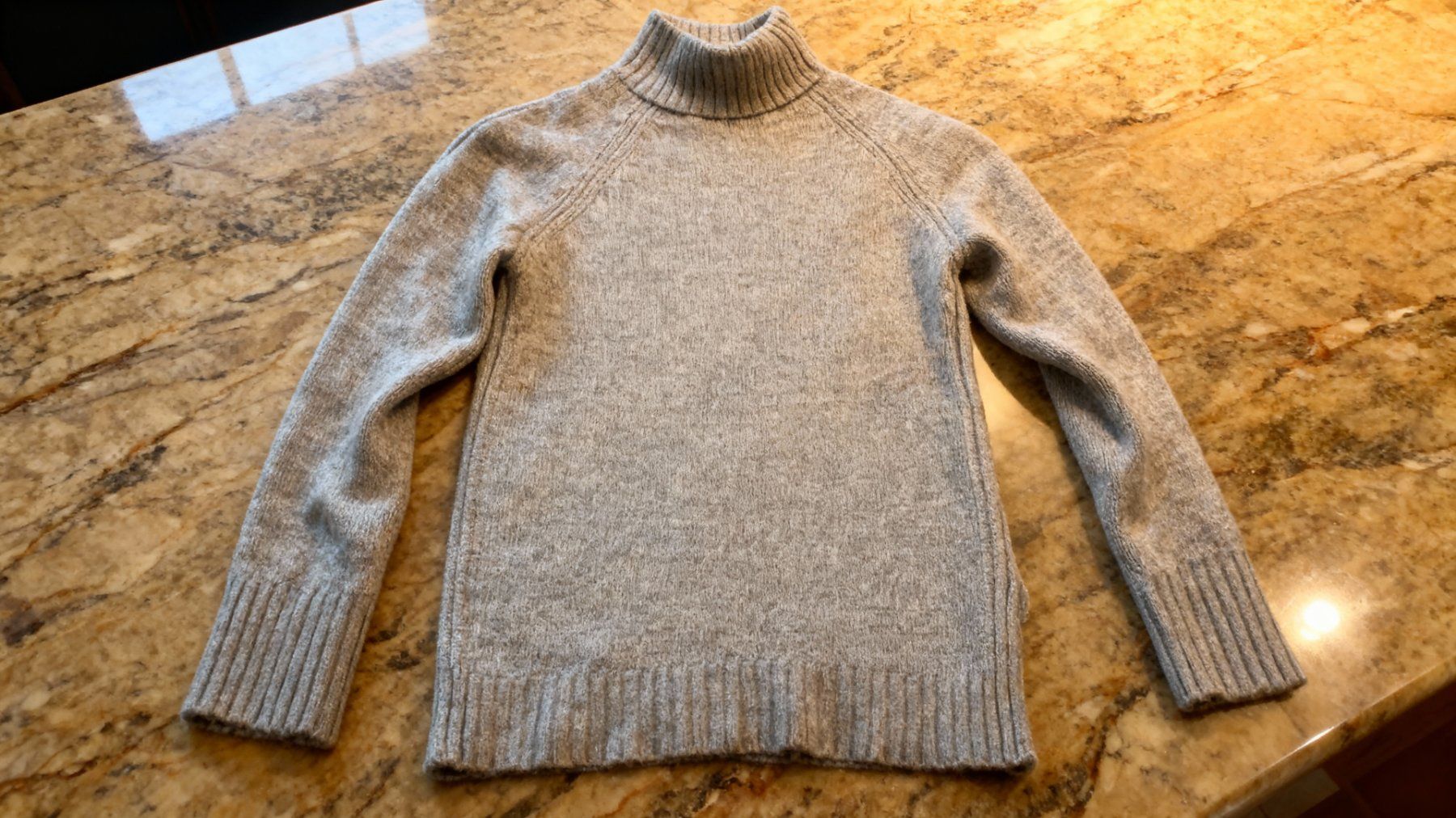 Massimo Dutti Pullover & Sweatshirts: Massimo Dutti Pullover aus Wolle – Grau/Silber, Gr. S – Gebraucht aus Stallikon von ulv_k7jj 2