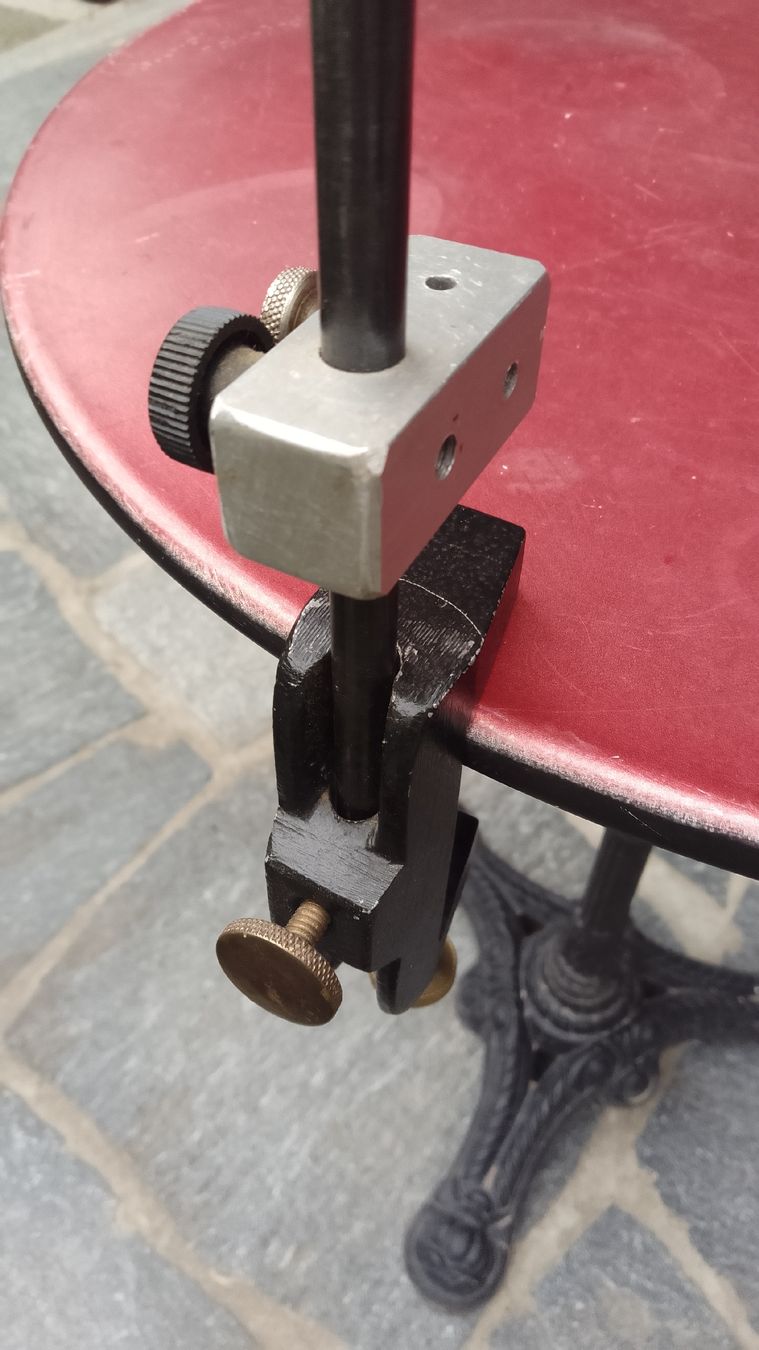 Macchine rilegatrici: Fliegenbindestock / Bindestock mit Tischklemme Top Zustand – Usato da Gretschins venduto da Gisi7 4