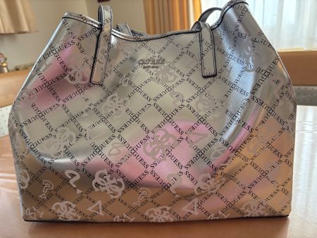 Guess Handtasche Silber Glitzer Leopard Look