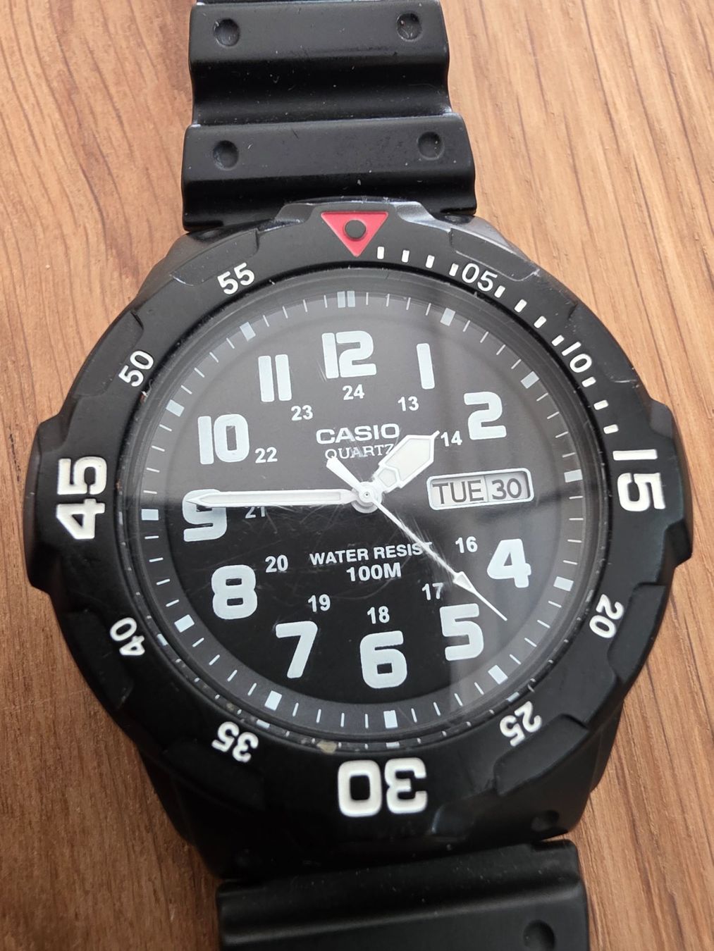 Casio Orologi: Casio Quartz Uhr wasserdicht 100m – Usato da Winterthur venduto da Marcello66 1