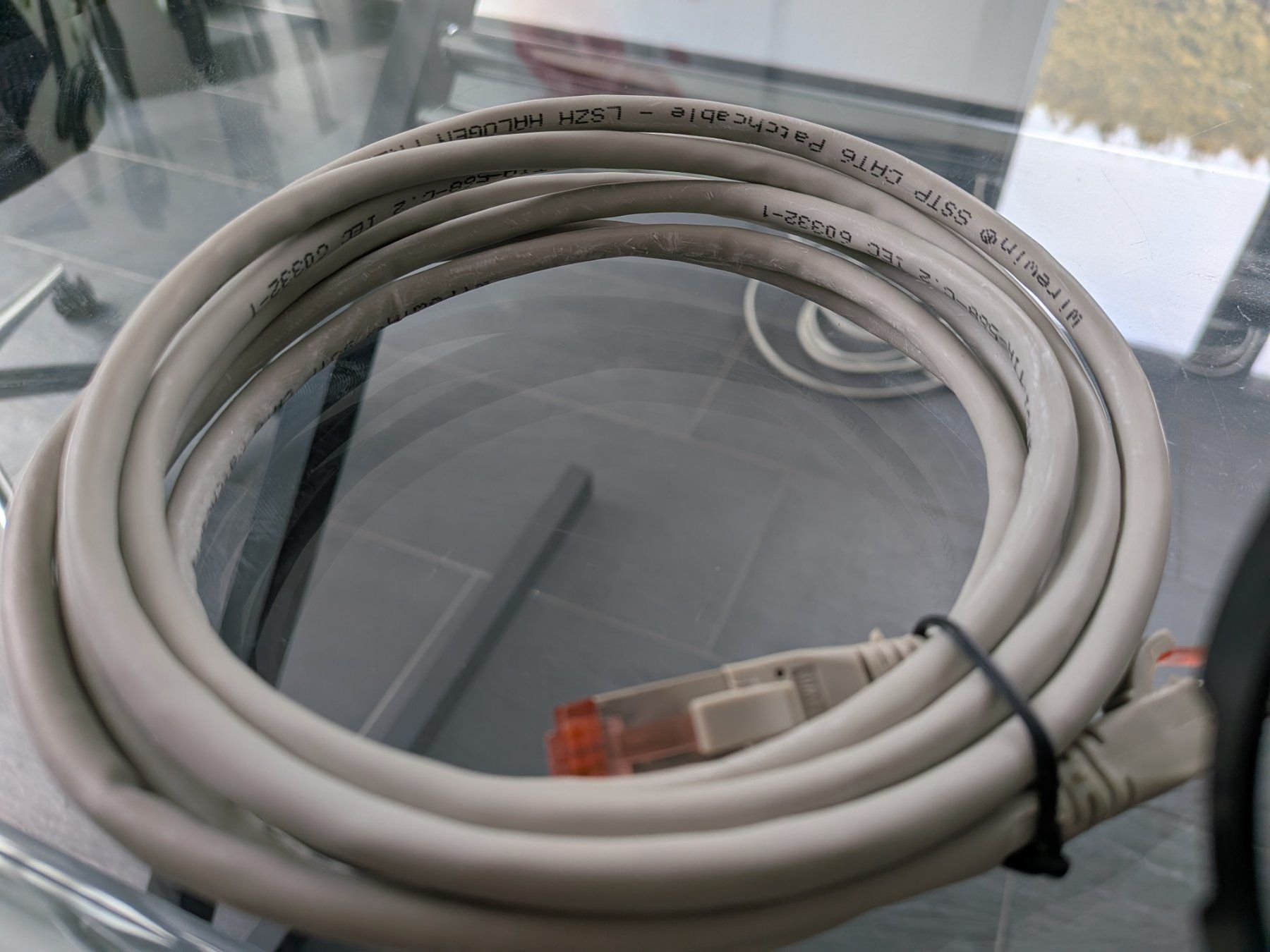 Cavi: Wirewin Câble patch RJ-45, Cat 6, SSTP, 3 m, Gris – Usato da Avry-devant-Pont venduto da OBoss