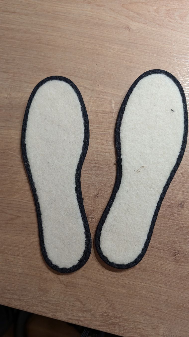 Scarpe per ragazzi: wärmesohle gr 32 neu – Nuovo (secondo la descrizione) da Busswil BE venduto da Binchenbeetli