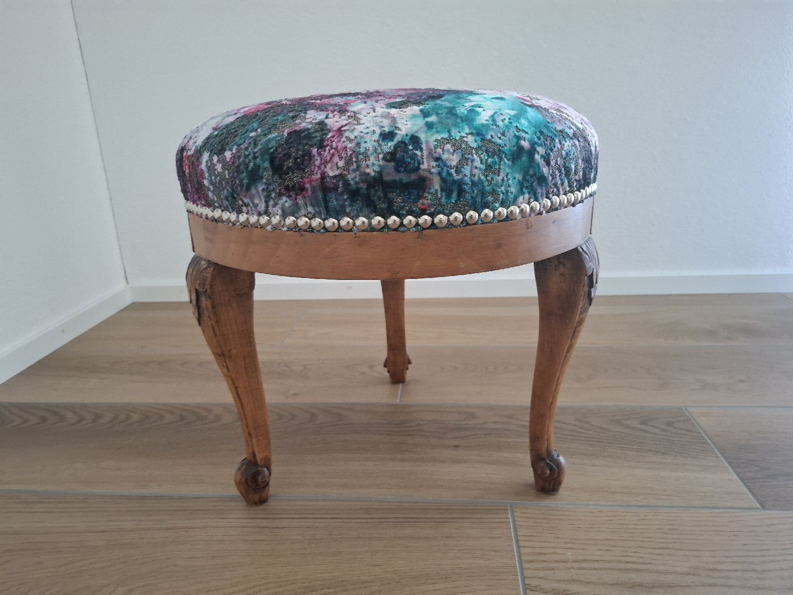 Tabourets: Polsterhocker rund klein antik – D'occasion à Rupperswil par Andrea4444