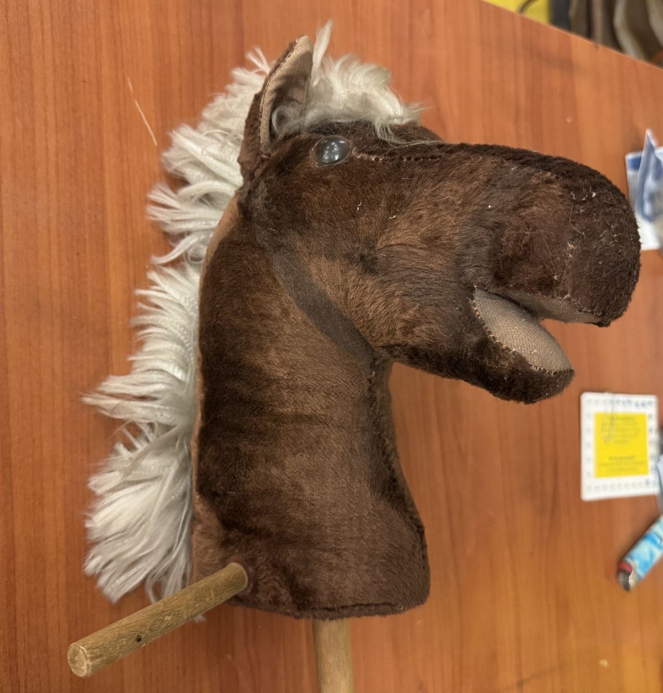 Spielzeuge: Tête de cheval avec bâton – Gebraucht aus Satigny von rob_6zj8