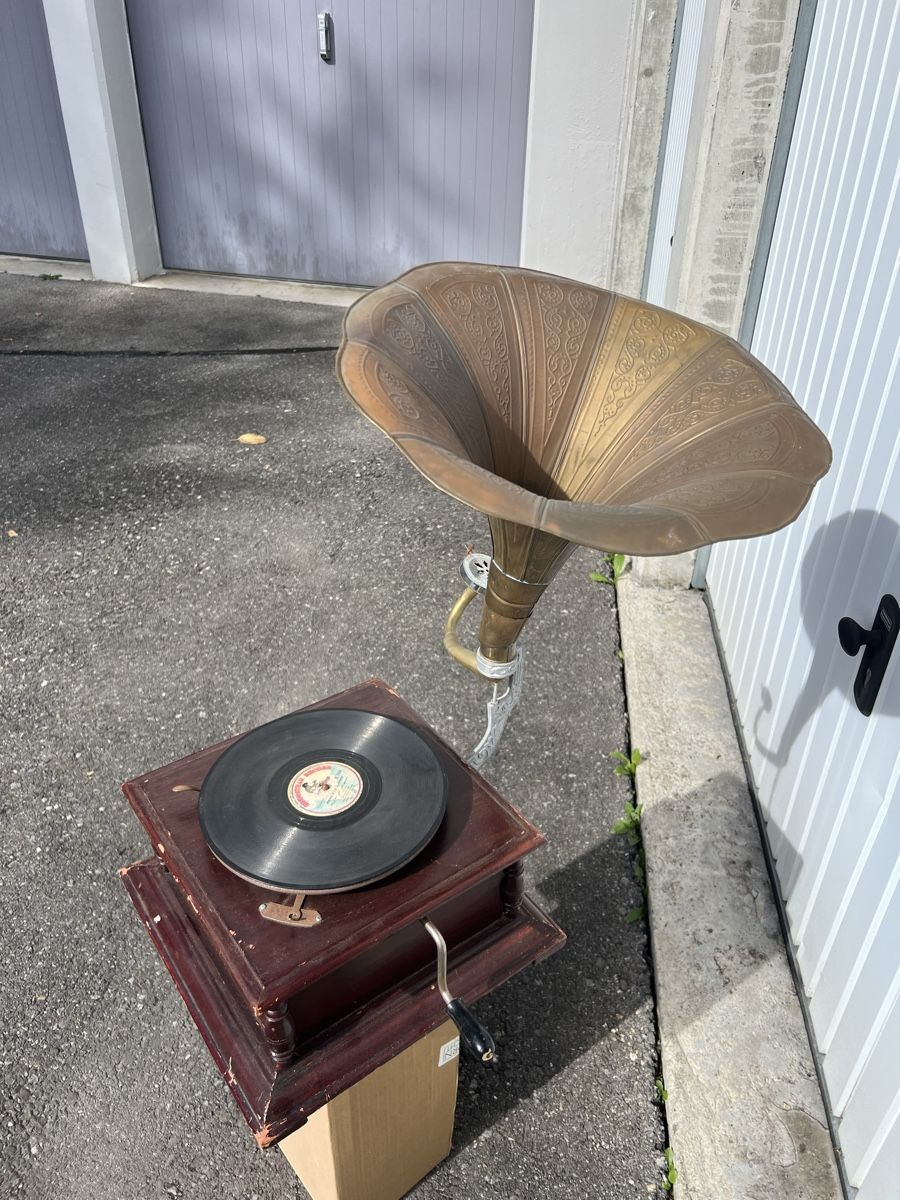 Giradischi: Grammophon  – Difettoso da Thun venduto da Biaggi1 1