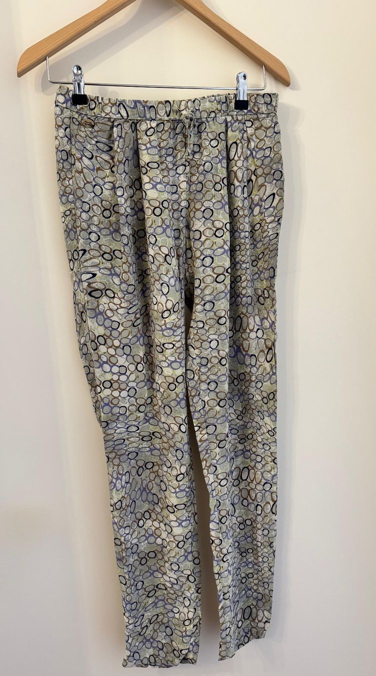 Manila Grace Pantaloni: Manila Grace Seiden Hose – Nuovo (secondo la descrizione) da Uitikon Waldegg venduto da Thefateofophelia