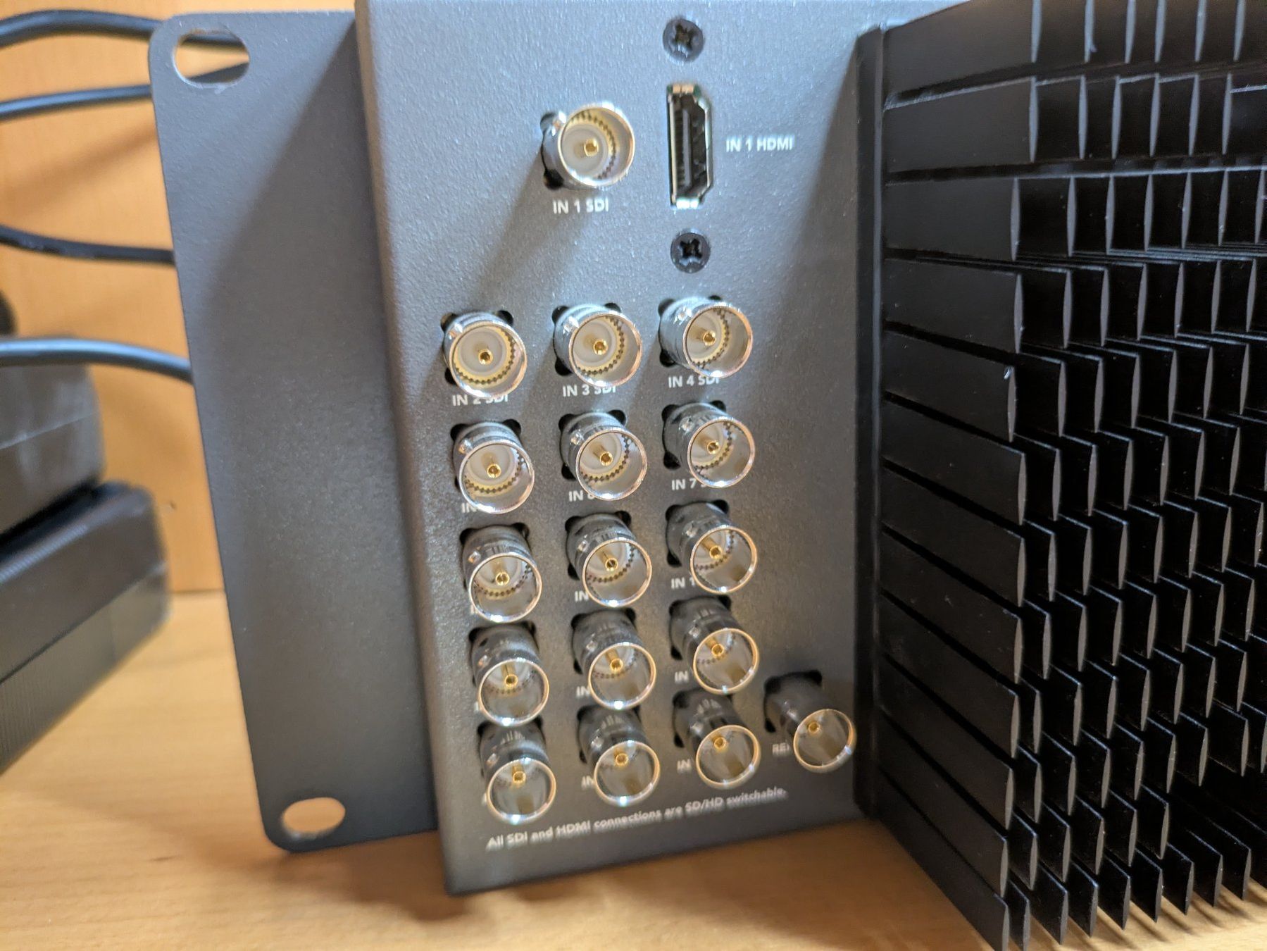 Blackmagic Console di mixaggio: Blackmagic Design ATEM 2 M/E Production Switcher – Usato da Neerach venduto da ciegolink 5