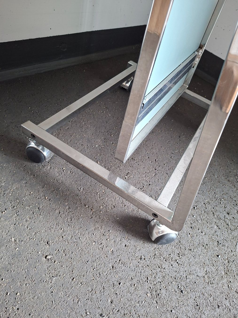 Miroirs: Spiegel auf Räder – D'occasion à Thun par upswingGmbH 2