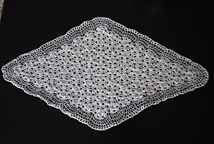 Couvertures: Häkeldecke, 67 cm x  37 cm – D'occasion à Locarno par fripui 2