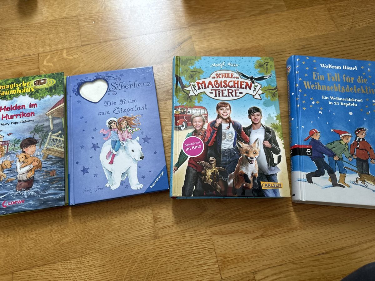 Libri: 4 Bücher Kind/Jugend – Usato da Grenchen venduto da alain77