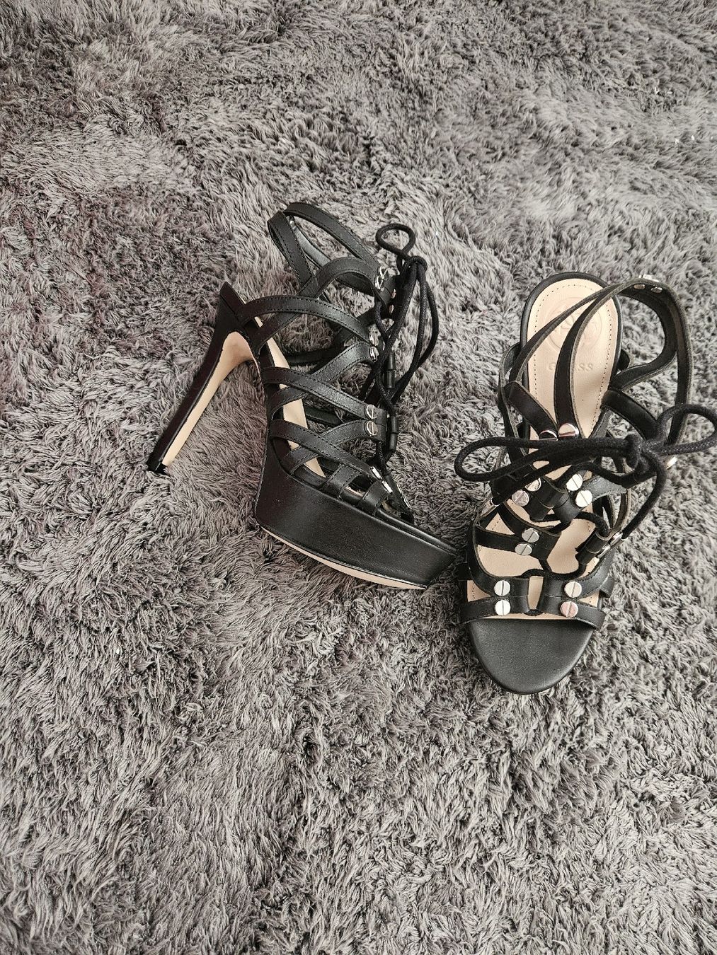 Scarpe da donna: Guess Stiletto, Grösse 36 NEU – Nuovo (secondo la descrizione) da Wohlen AG venduto da ttdaniela