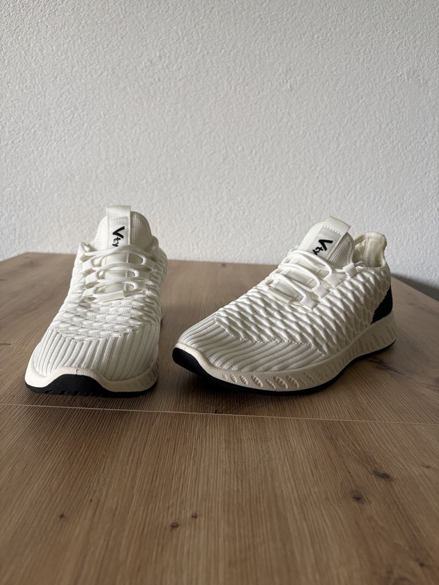 Victory Herrenschuhe: Baskets blanches VICTORY, taille 45 – Gebraucht aus Lentigny von mar_r5fn