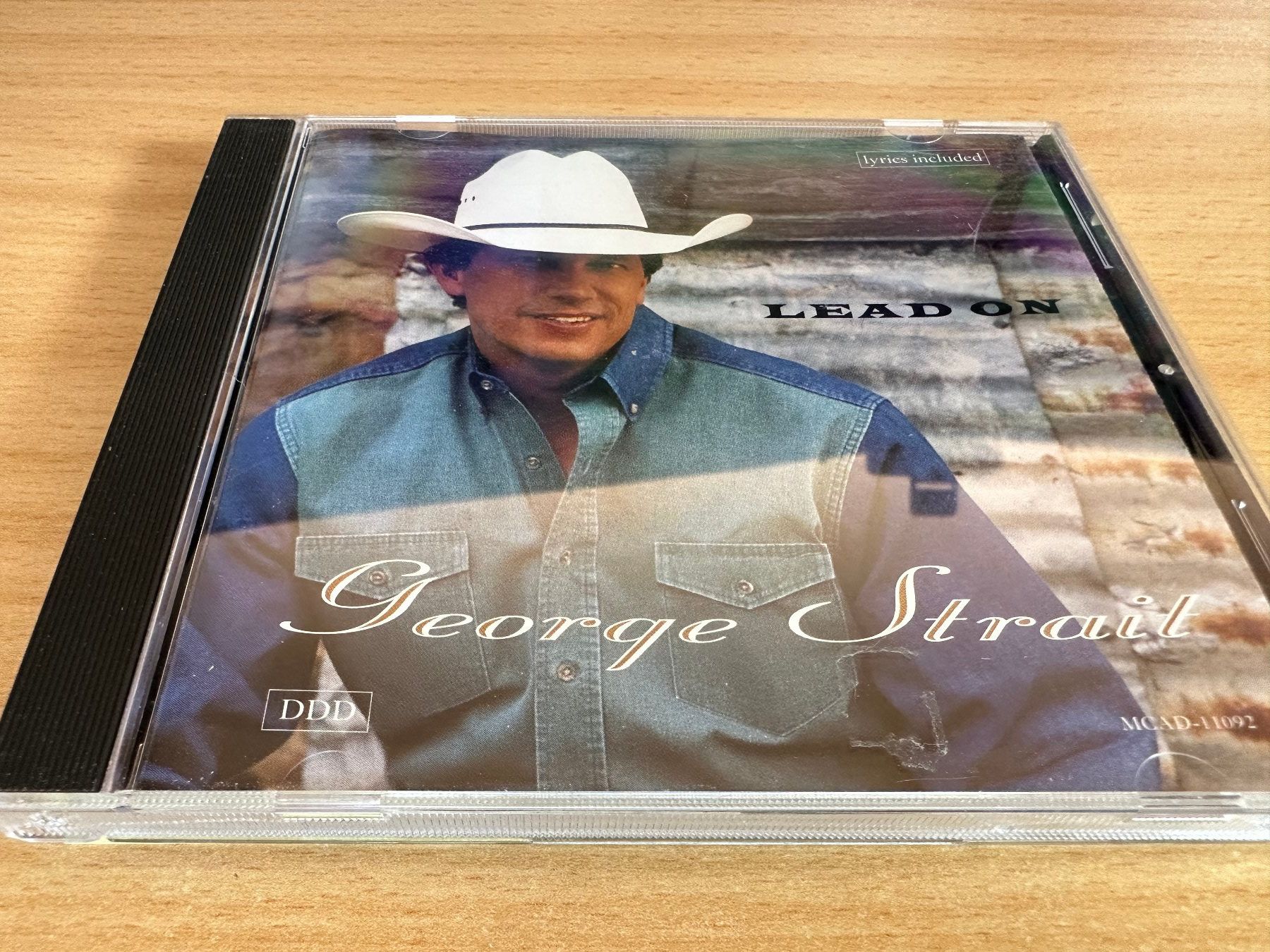 CD: George Strait – Lead On – Usato da Rikon im Tösstal venduto da Alpenmutz