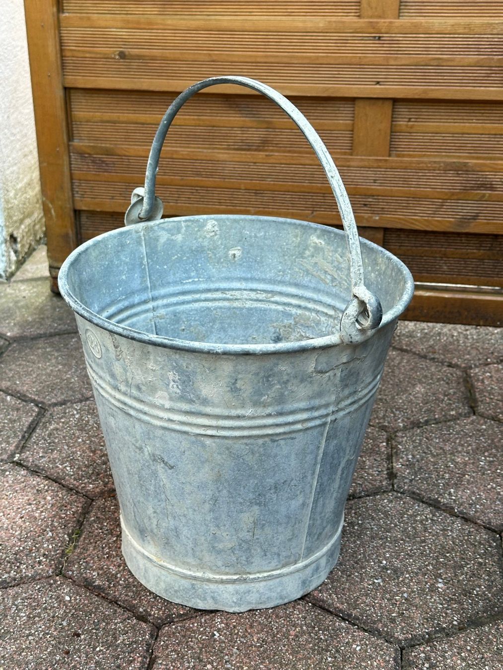 Tutte le decorazioni: Kessel Deko Blumen Garten – Usato da Flüelen venduto da Amazona03 4