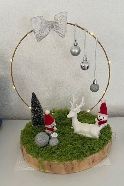 Alle Dekorationen: Deko Ring mit Perlen auf Holzplatte mit Hirsch usw. – Neu (gemäss Beschreibung) aus Naters von juveman