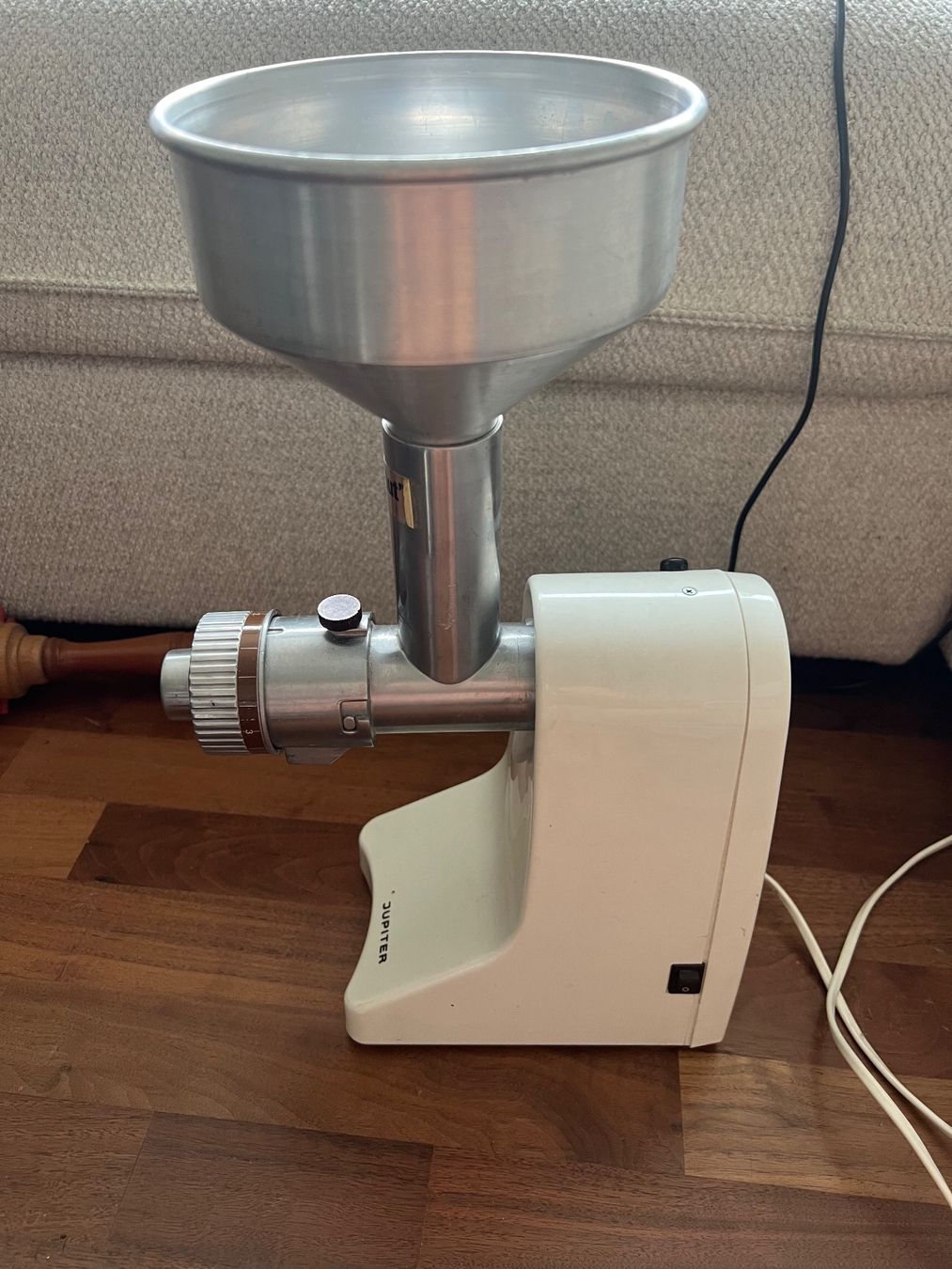Jupiter Elettrodomestici da cucina: Jupiter Getreidemühle Mehlmühle Typ:862 – Usato da Jona venduto da Sariksa 1