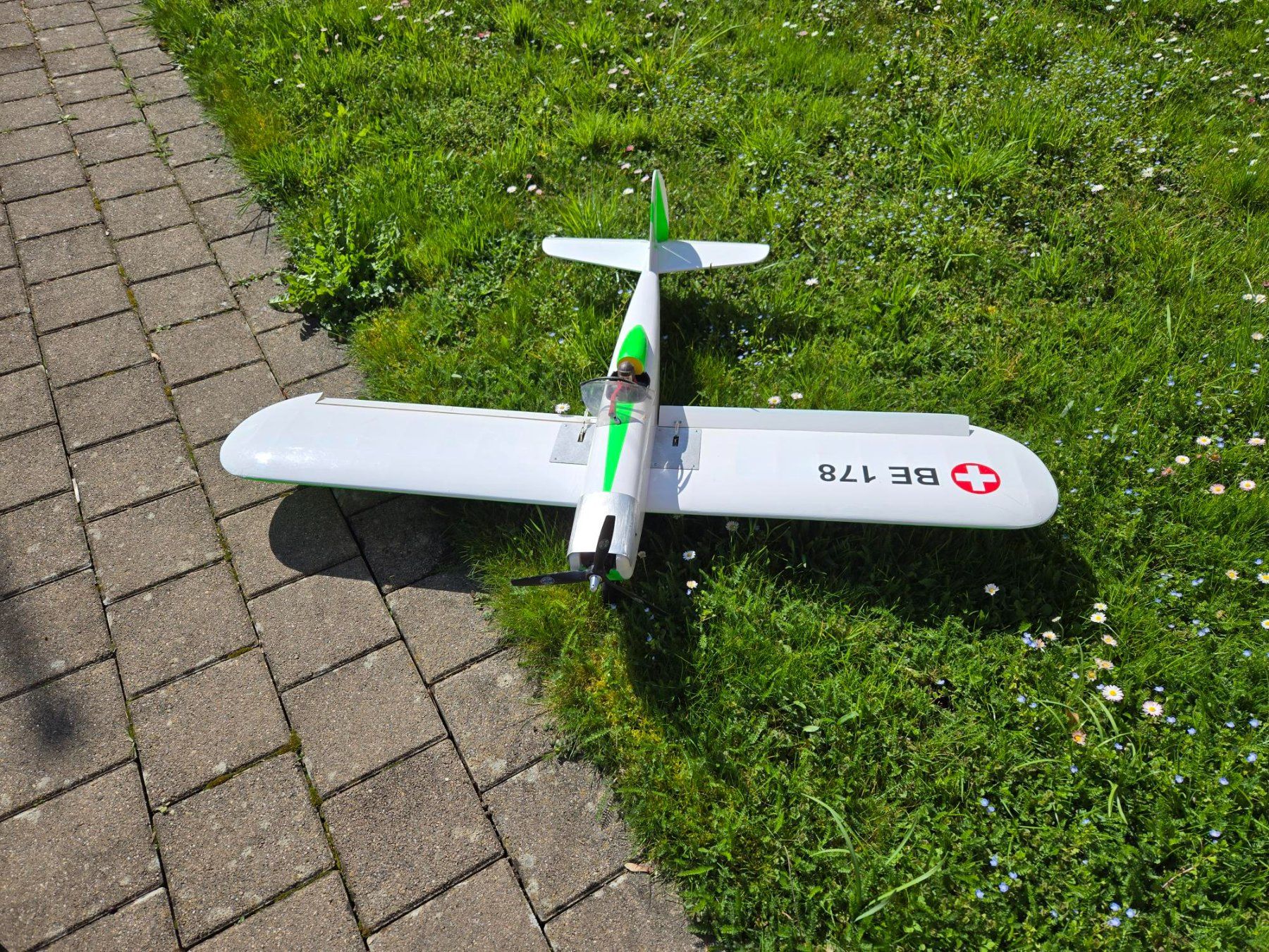 Modellismo RC: RC Flugzeug Skyloop, Elektroflugmodell, Top Zustand – Usato da Belp venduto da BI-KE_Chris