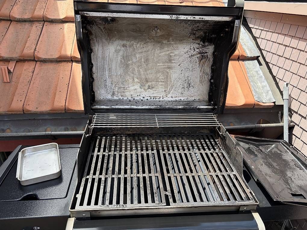 Weber Grils: Weber Spirit E-330 Classic Gasgrill – D'occasion à Cham par ivin82 2