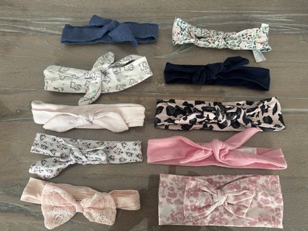 Set von 10 Stirnbändern verschiedene Muster für ca.2 Jahre