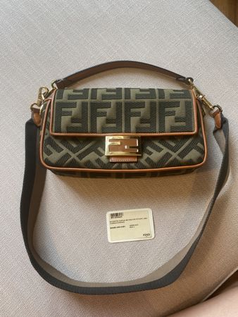 Fendi Medium Baguette Bag – Natural Canvas & Green FF