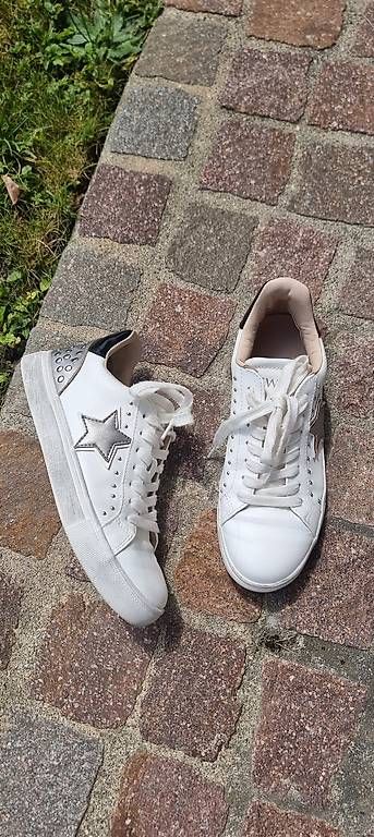 Twinset Scarpe da donna: Twinset Damen Sneakers  Gr. 38 – Usato da Vaduz venduto da has_lbl2