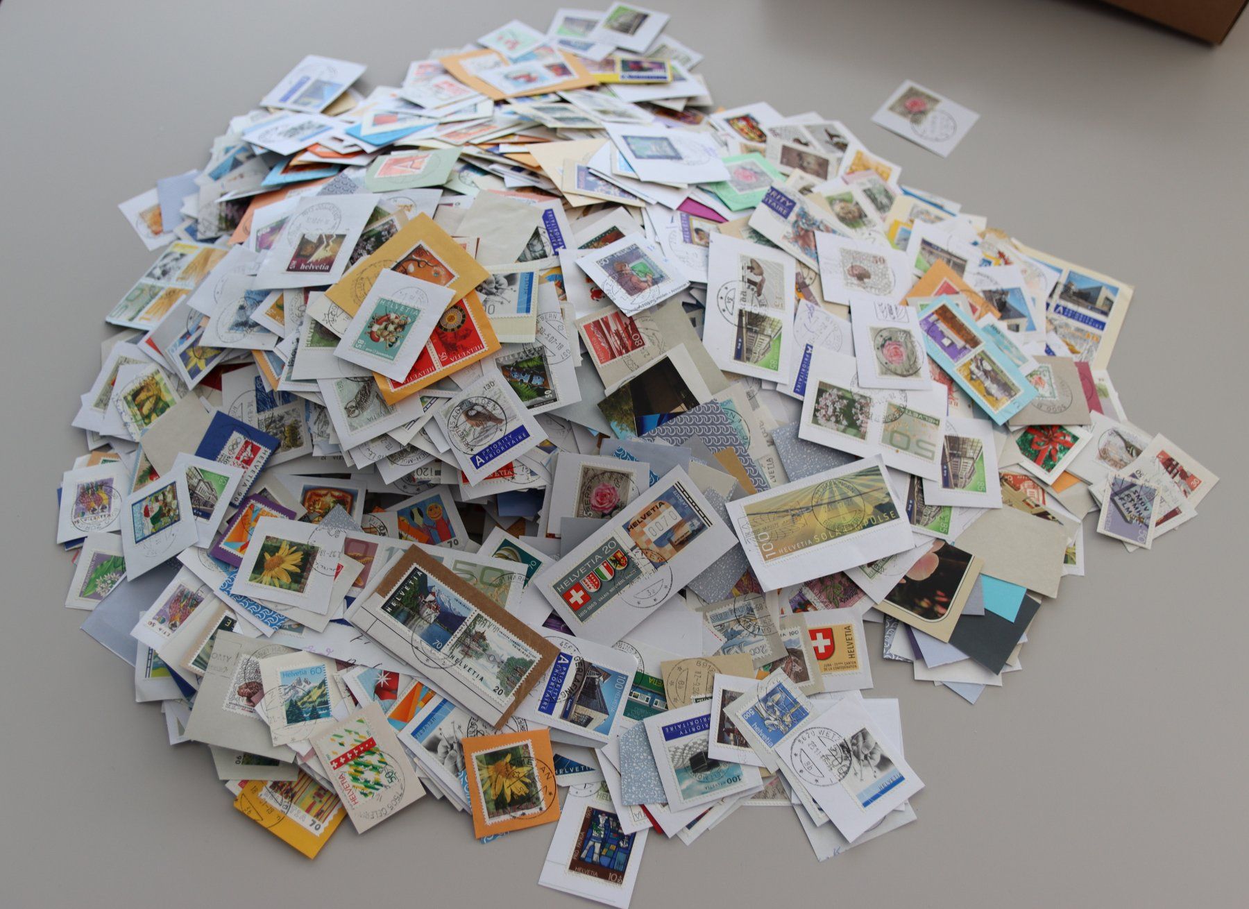 Tutti i francobolli: Schweizer Briefmarken zum ablösen – Usato da Oberentfelden venduto da lakipul 1