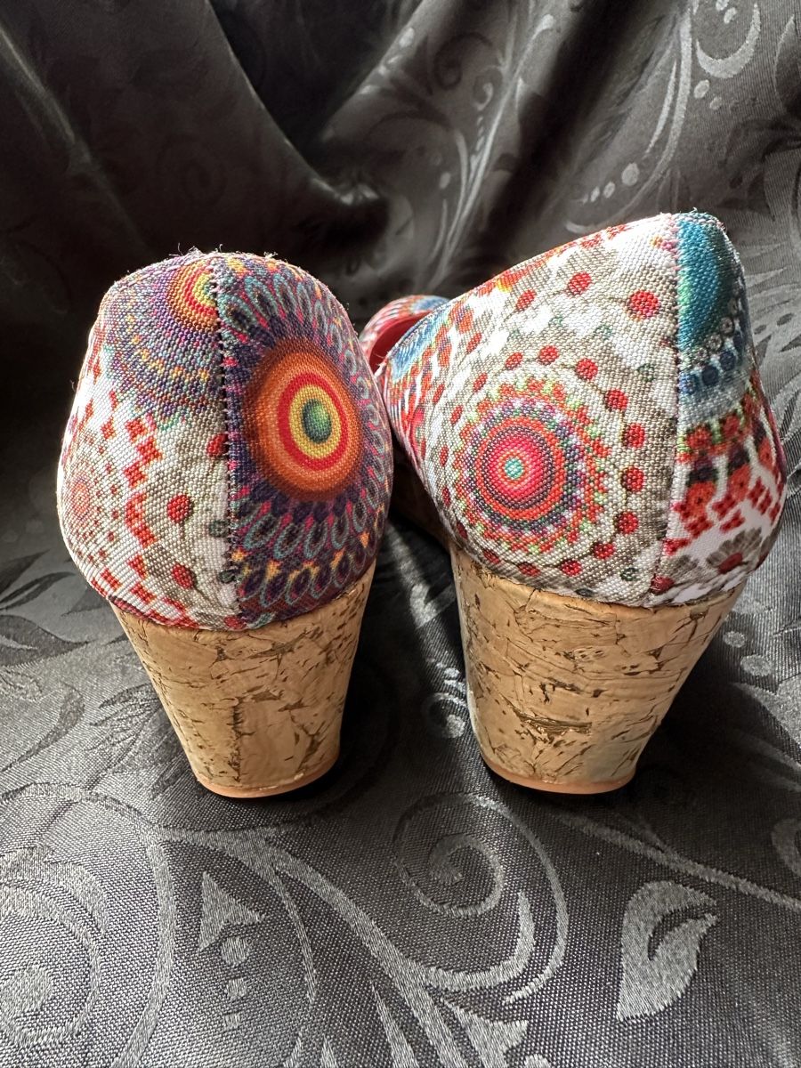 Desigual Scarpe da donna: DESIGUAL Keilpumps mit Kork Gr. 38 – Nuovo (secondo la descrizione) da Bern venduto da Maria003 3