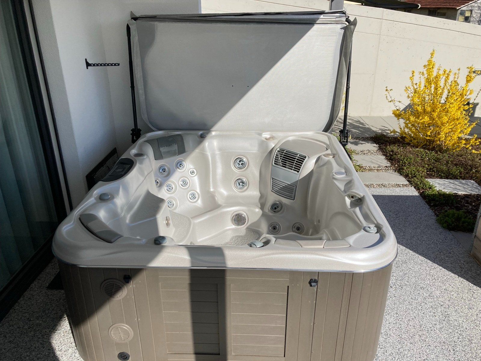 Whirlpool: Whirlpool von Eurotech – Gebraucht aus Schneisingen von  6