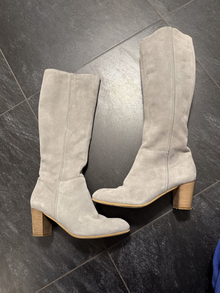 Scarpe da donna: Stiefel Grau Wildleder Grösse 40  – Usato da Däniken SO venduto da NBdesign