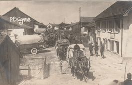 Pleigne mit Militär-Kutschen