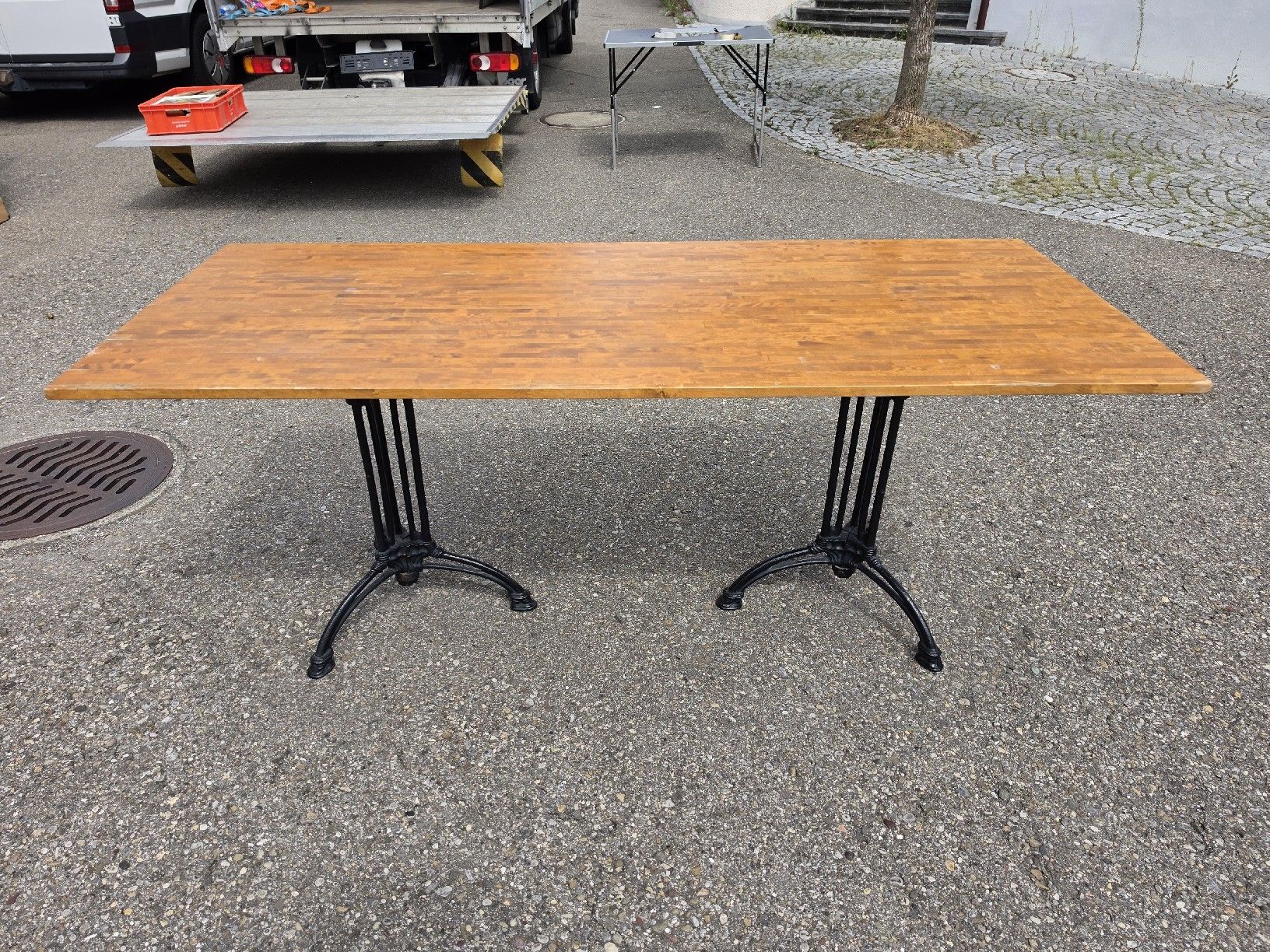 Tavoli: Holztisch mit Metallfuss  gebraucht – Usato da Mettlen venduto da elios0888 5